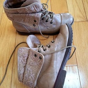 Rock and Candy taupe detailed booties